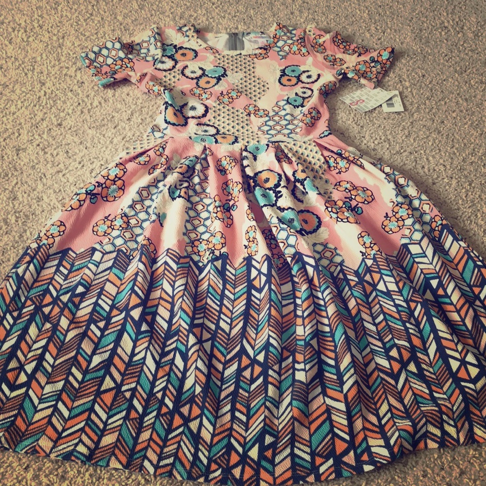 Amelia lularoe